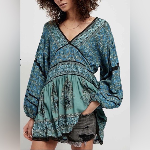 Free People Tops - Free People Top Green Blue Luna Scarf Print Balloon Sleeve Boho Tunic L NWT